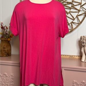 Women’s‎ Zenana XL Fuchsia Top with cuffed sleeve.